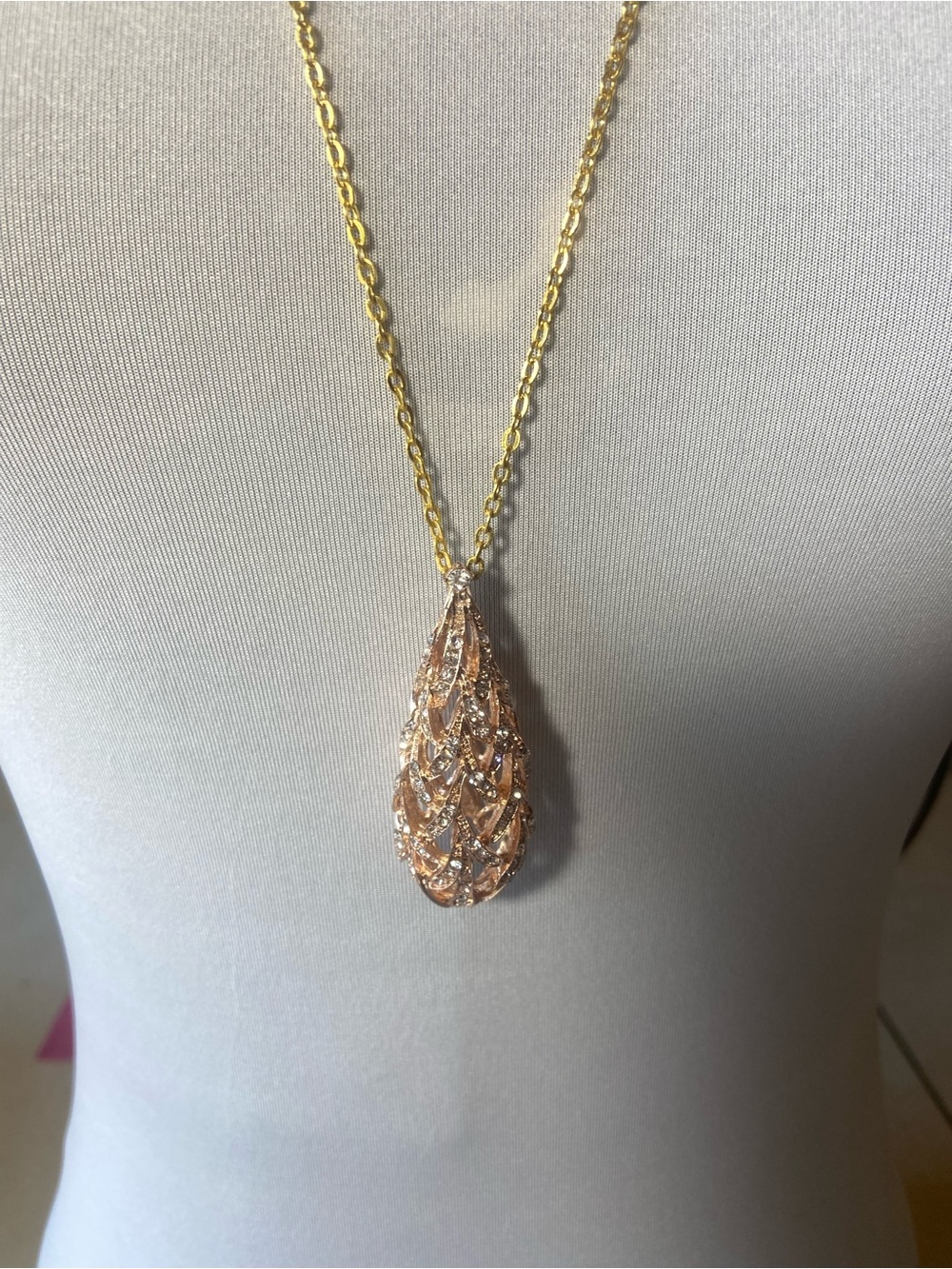 Rose Gold Filigree Teardrop Pendant Necklace